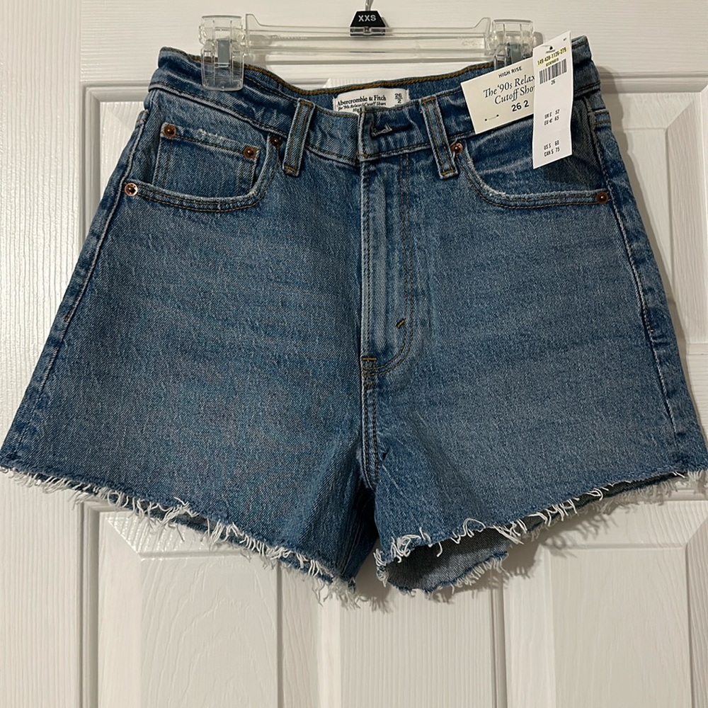 Abercrombie 90’s relaxed cutoff short, 2 or 26, NWT